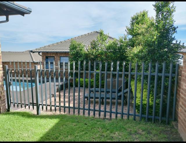 3 BEDROOM FREEHOLD FOR SALE IN DIE HEUWEL